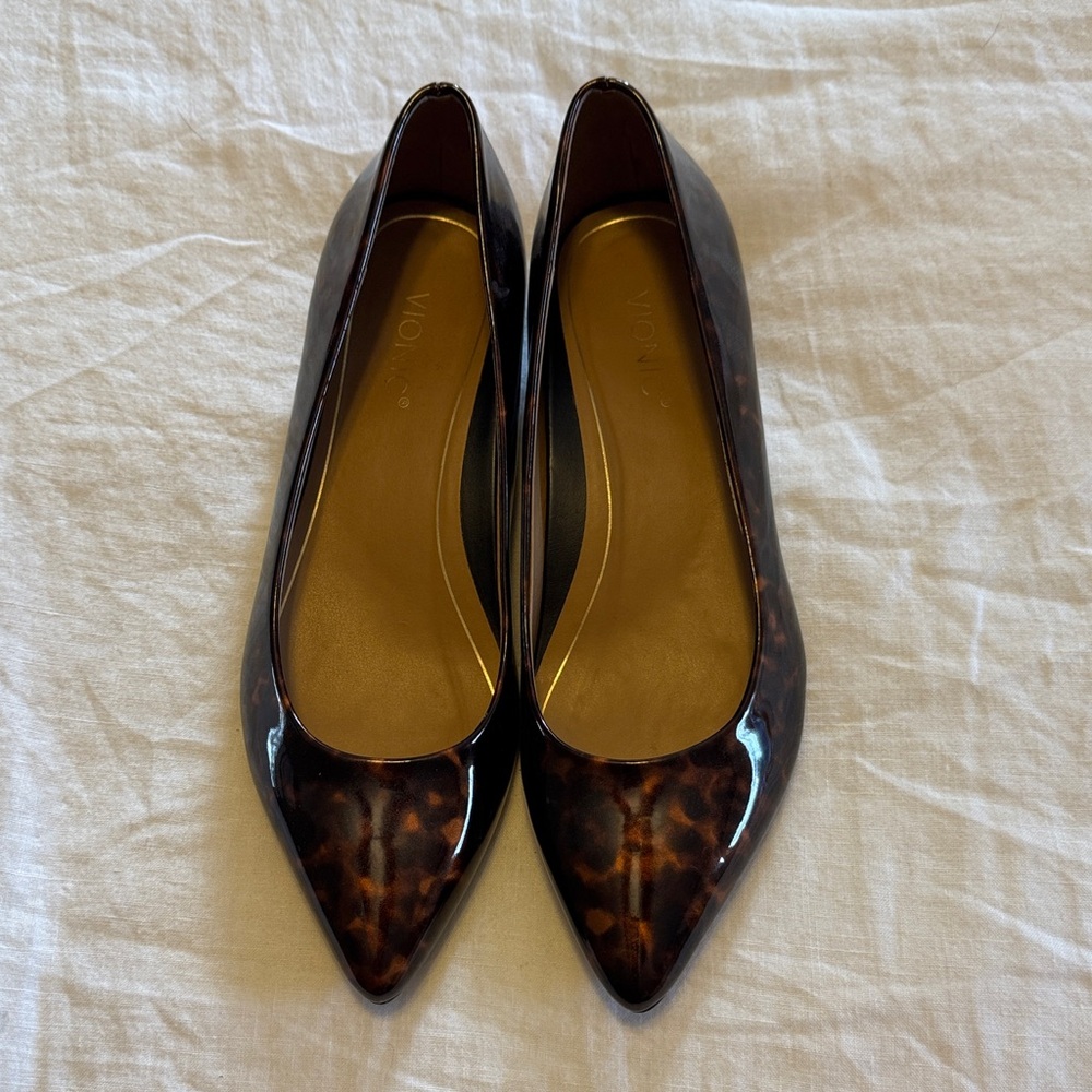 Vionic Women's Tortoise Shell Flats
